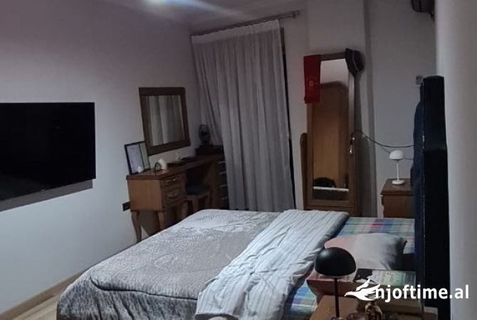 Shtepi ne shitje 1+1 ne Tirane - 120,000 Euro