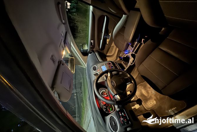 Auto in Vendita  a Valona - 4,800 Euro