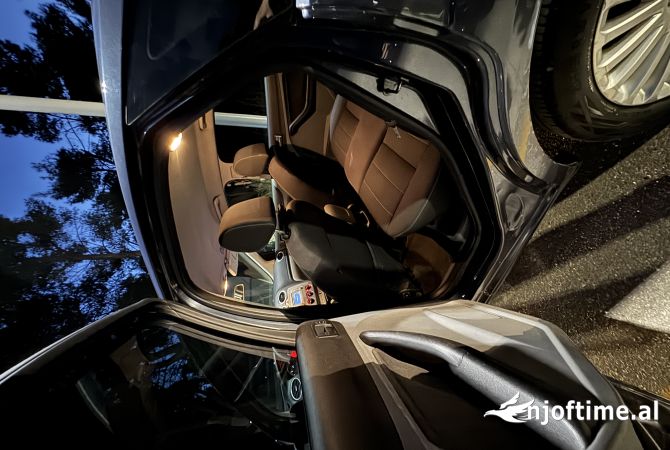 Auto in Vendita  a Valona - 4,800 Euro