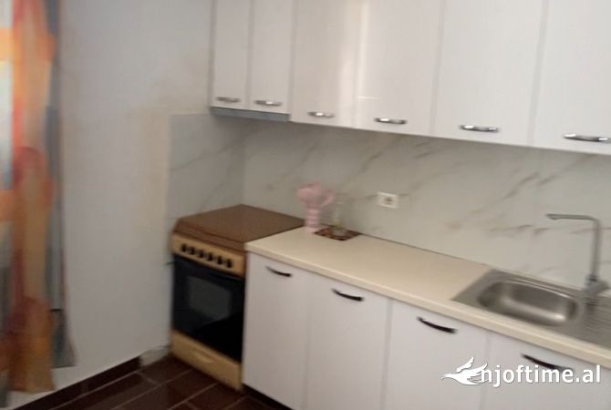 Shtepi me qera 2+1 ne Tirane - 300 Euro
