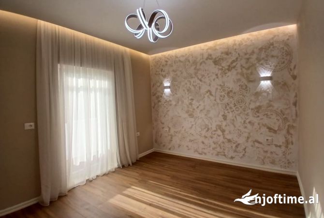 Shtepi ne shitje 1+1 ne Tirane - 125,000 Euro