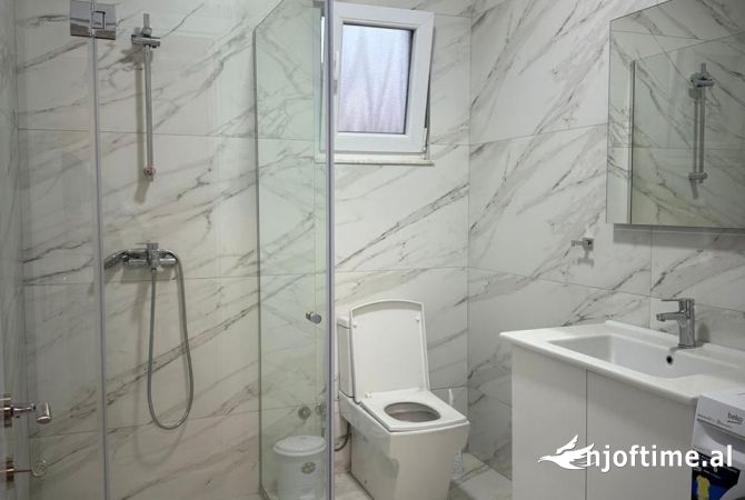 Shtepi me qera Shtepi Private ne Tirane, 1+1, Mobilimi E mobiluar, Pagesa 350  Euro.