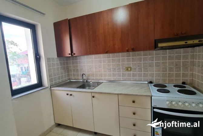 Shtepi ne shitje Apartament ne Tirane, 1+1, Mobilimi E mobiluar, Pagesa 111,000  Euro.