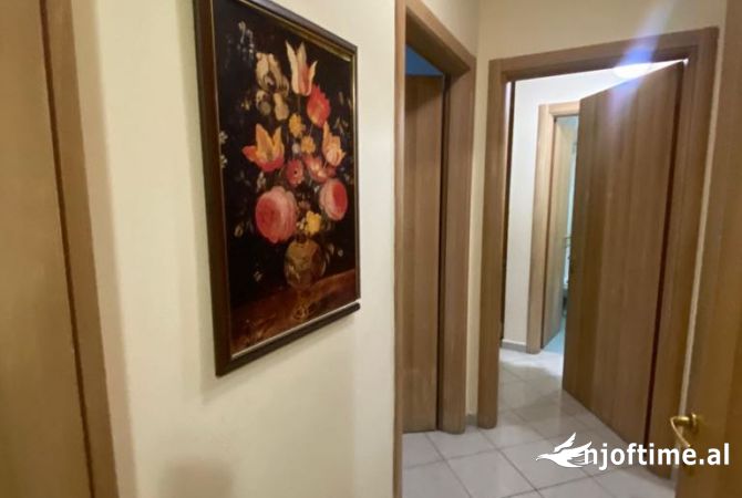 Shtepi ne shitje Apartament ne Tirane, 2+1, Mobilimi E mobiluar, Pagesa 120,000  Euro.