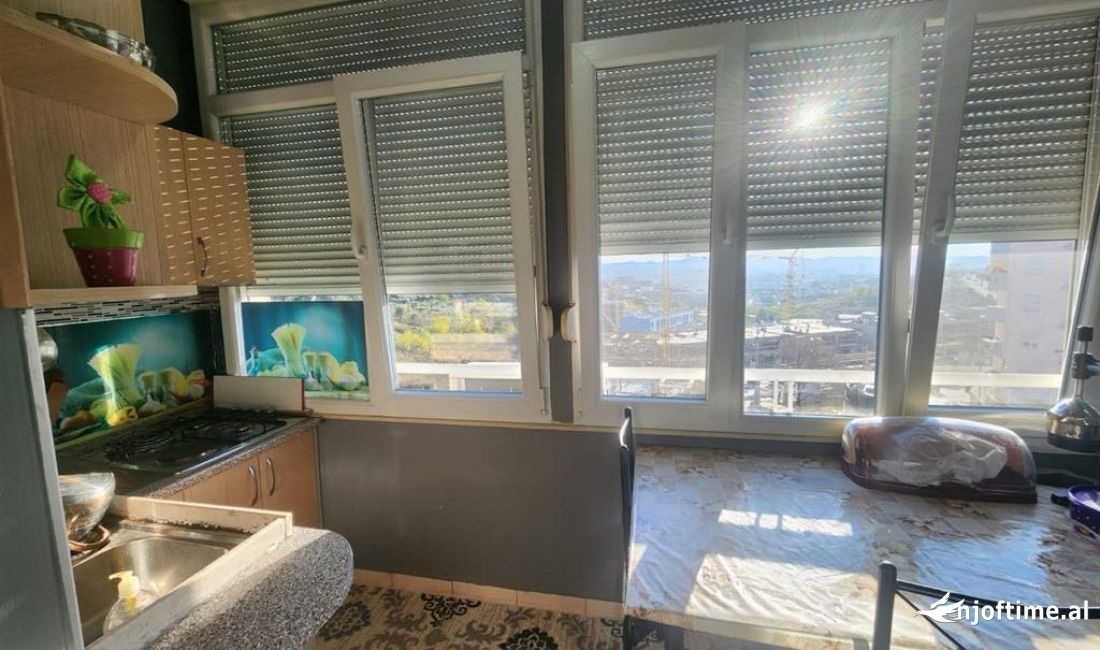 Shtepi ne shitje Apartament ne Tirane, 2+1, Mobilimi E mobiluar, Pagesa 140,000  Euro.