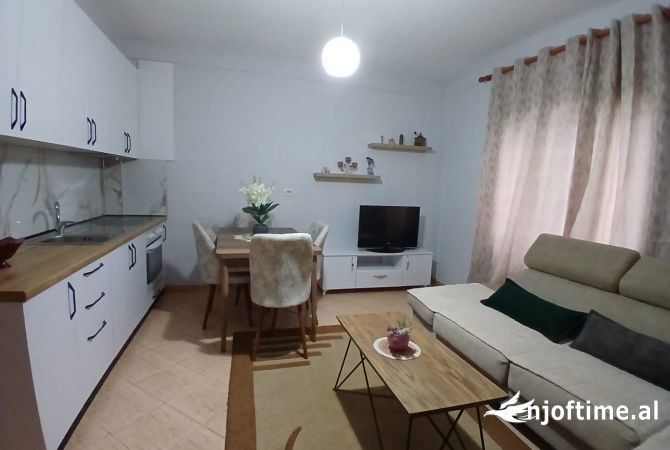 Shtepi me qera 2+1 ne Tirane - 450 Euro