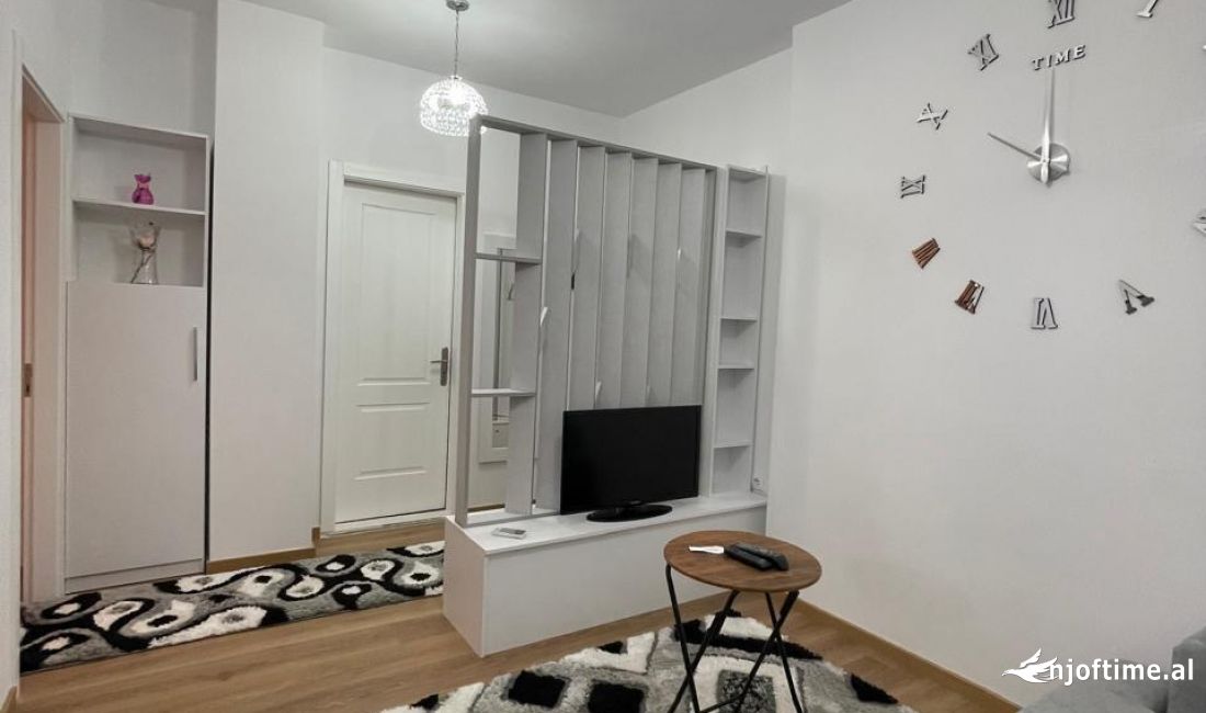 Shtepi me qera Apartament ne Tirane, 1+1, Mobilimi E mobiluar, Pagesa 450  Euro.
