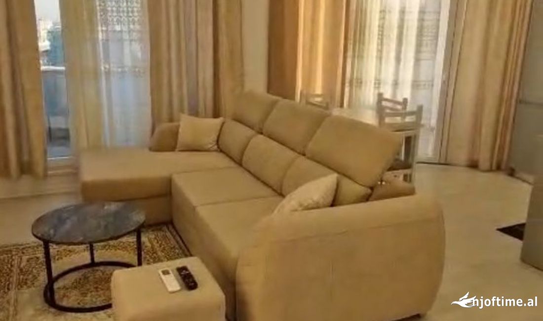 Shtepi me qera Apartament ne Tirane, 1+1, Mobilimi E mobiluar, Pagesa 550  Euro.