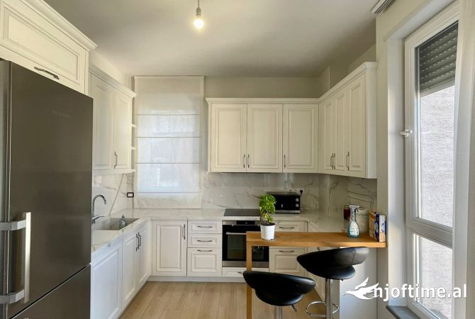 Shtepi me qera 3+1 ne Tirane - 1,100 Euro