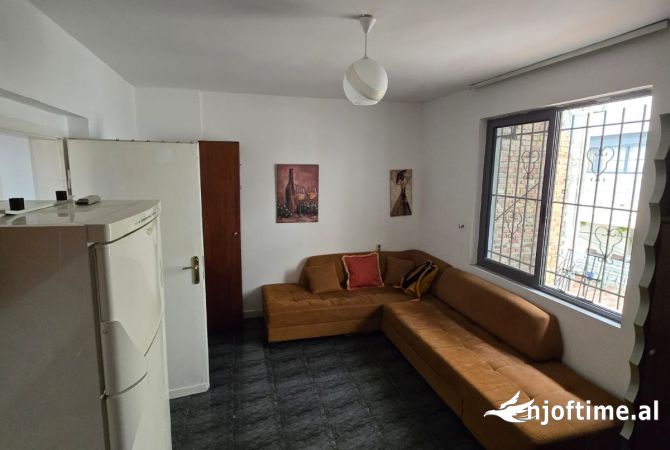 Shtepi me qera 1+1 ne Tirane - 350 Euro