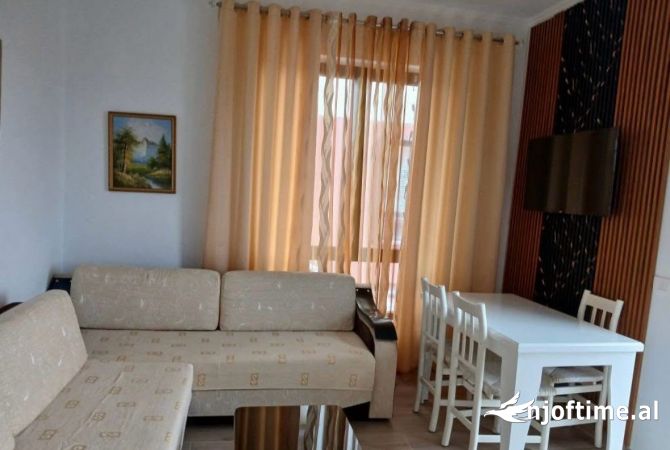 Shtepi me qera 1+1 ne Tirane - 370 Euro
