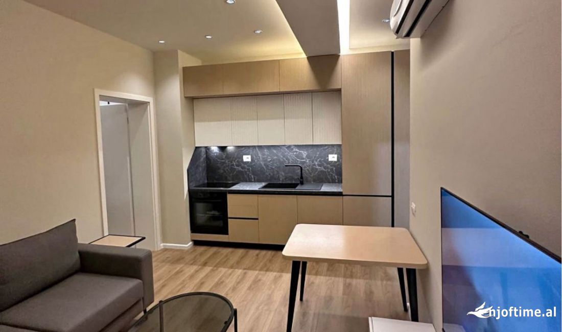 Shtepi me qera Apartament ne Tirane, 1+1, Mobilimi E mobiluar, Pagesa 500  Euro.