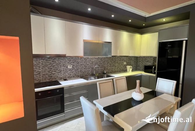 Shtepi me qera 2+1 ne Tirane - 400 Euro