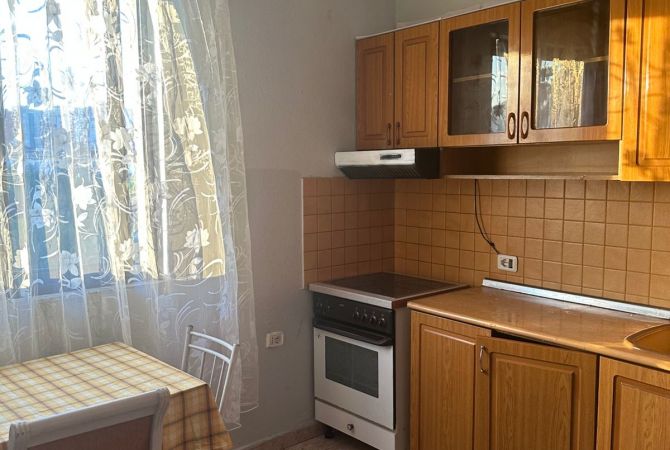 Shtepi me qera 1+1 ne Tirane - 300 Euro