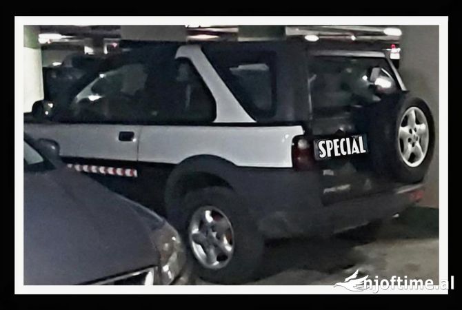 Makina ne shitje ne Tirane - 2,500 Euro