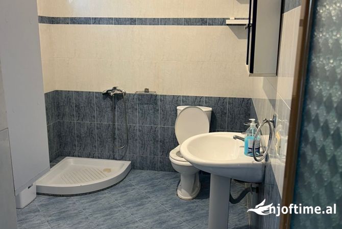 Shtepi me qera Shtepi Private ne Tirane, 2+1, Mobilimi E mobiluar, Pagesa 45,000  Leke.