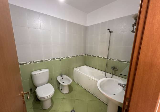 Shtepi ne shitje Apartament ne Tirane, 1+1, Mobilimi Bosh, pa mobiluar, Pagesa 78,000  Euro.