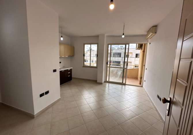 Shtepi ne shitje Apartament ne Tirane, 1+1, Mobilimi Bosh, pa mobiluar, Pagesa 78,000  Euro.