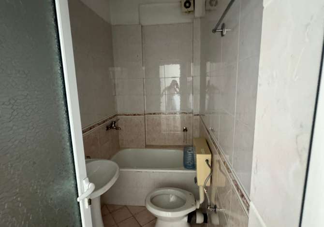 Shtepi ne shitje Apartament ne Tirane, 2+1, Mobilimi Bosh, pa mobiluar, Pagesa 120,000  Euro.