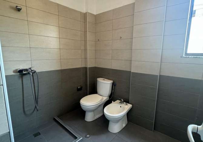 Shtepi ne shitje Apartament ne Tirane, 2+1, Mobilimi Bosh, pa mobiluar, Pagesa 120,000  Euro.