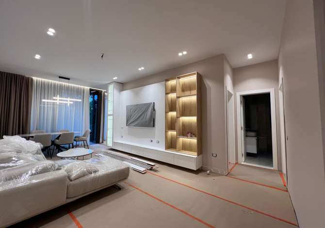 Shtepi me qera 2+1 ne Tirane - 1,800 Euro