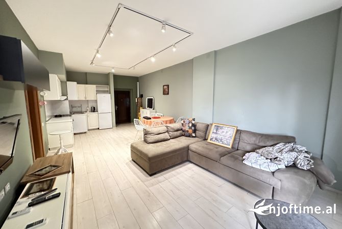 Shtepi me qera 2+1 ne Tirane - 700 Euro