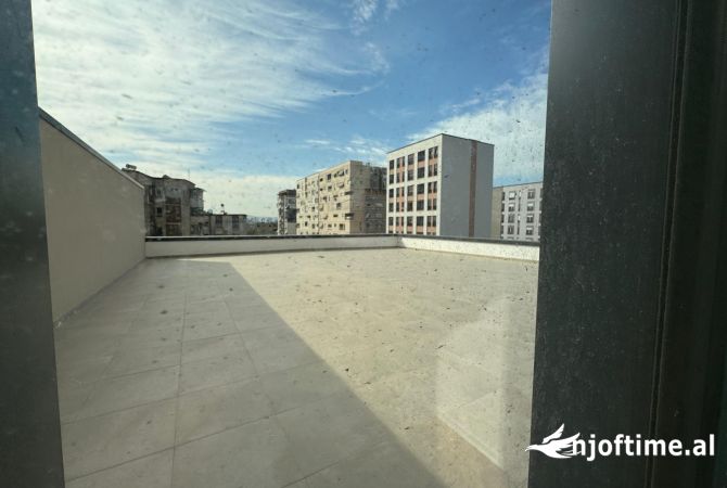 Shtepi ne shitje Apartament ne Tirane, 2+1, Mobilimi Bosh, pa mobiluar, Pagesa 296,050  Euro.