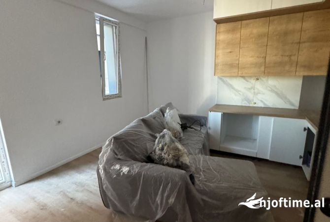 Shtepi me qera 1+1 ne Tirane - 50,000 Leke