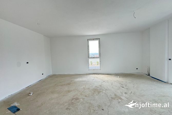 Shtepi ne shitje Apartament ne Tirane, 2+1, Mobilimi Bosh, pa mobiluar, Pagesa 126,860  Euro.