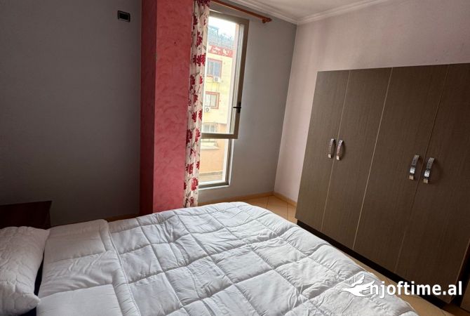 Shtepi ne shitje Apartament ne Tirane, 2+1, Mobilimi E mobiluar, Pagesa 115,000  Euro.