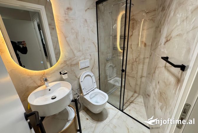 Shtepi me qera Apartament ne Tirane, 2+1, Mobilimi E mobiluar, Pagesa 1,000  Euro.