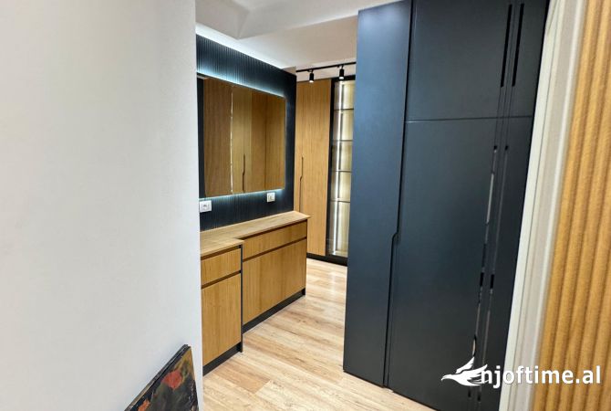 Shtepi me qera Apartament ne Tirane, 2+1, Mobilimi E mobiluar, Pagesa 1,000  Euro.