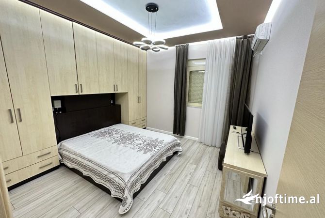 Shtepi me qera Apartament ne Tirane, 1+1, Mobilimi E mobiluar, Pagesa 500  Euro.