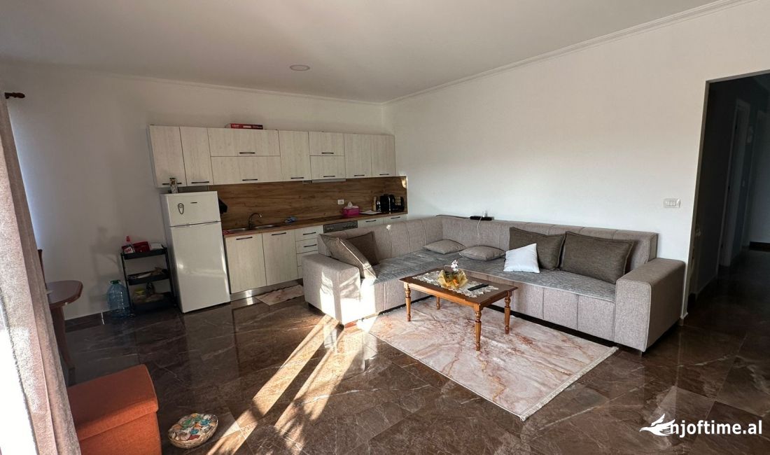 Shtepi ne shitje Apartament ne Tirane, 2+1, Mobilimi E mobiluar, Pagesa 130,000  Euro.