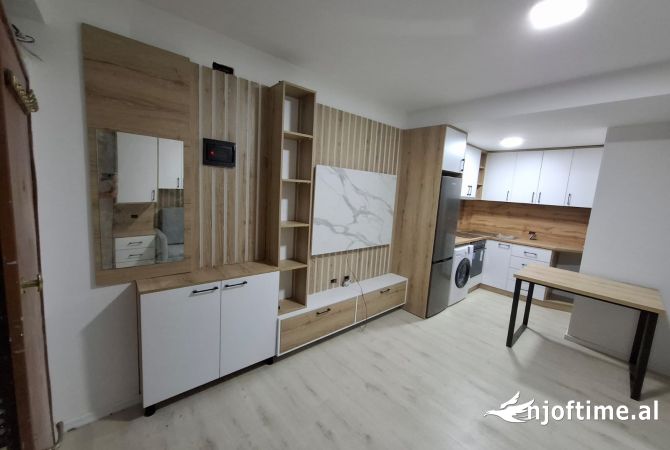 Shtepi me qera Apartament ne Tirane, 1+1, Mobilimi E mobiluar, Pagesa 370  Euro.