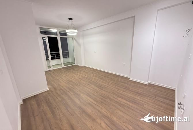 Shtepi ne shitje Apartament ne Tirane, 1+1, Mobilimi Bosh, pa mobiluar, Pagesa 119,000  Euro.