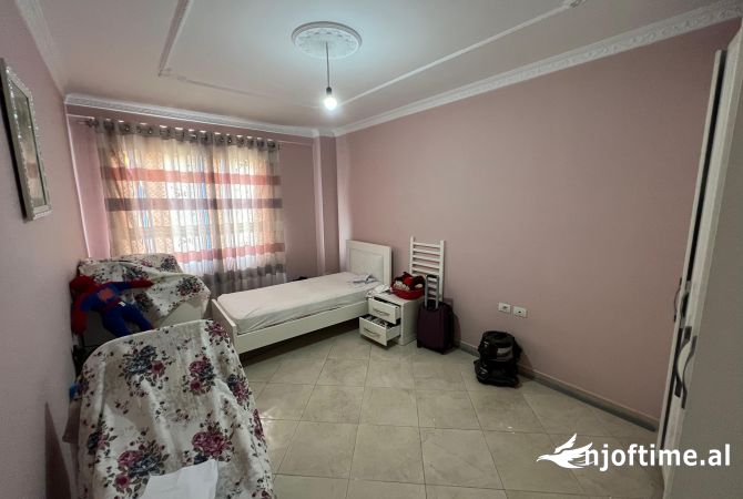 Shtepi me qera Apartament ne Tirane, 2+1, Mobilimi E mobiluar, Pagesa 600  Euro.