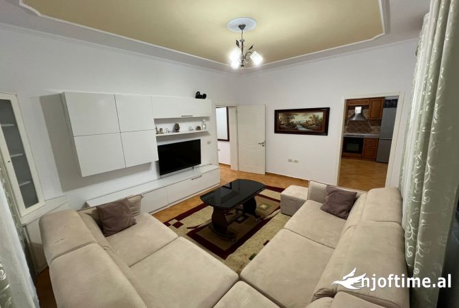 Shtepi me qera Apartament ne Tirane, 2+1, Mobilimi E mobiluar, Pagesa 45,000  Leke.