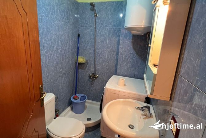 Shtepi me qera Apartament ne Tirane, 1+1, Mobilimi E mobiluar, Pagesa 40,000  Leke.