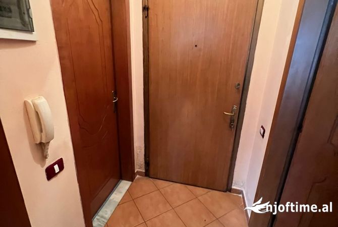 Shtepi me qera Apartament ne Tirane, 1+1, Mobilimi E mobiluar, Pagesa 40,000  Leke.