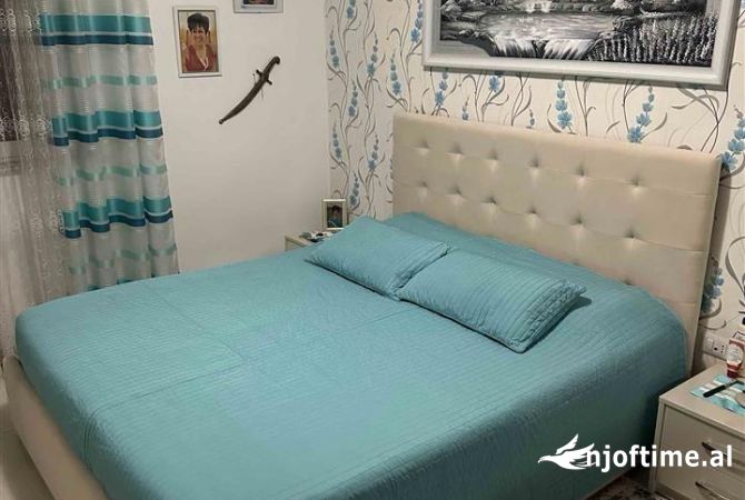 Shtepi ne shitje Apartament ne Tirane, 1+1, Mobilimi E mobiluar, Pagesa 100,000  Euro.