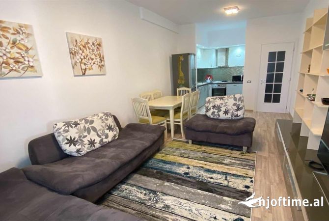 Shtepi me qera 2+1 ne Tirane - 550 Euro
