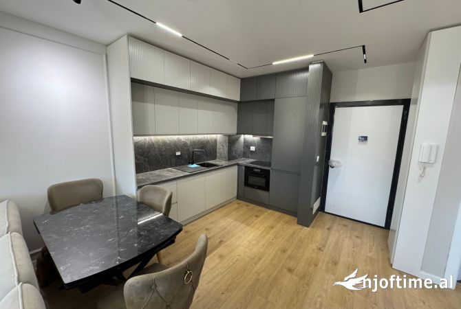 Shtepi ne shitje Apartament ne Tirane, 1+1, Mobilimi E mobiluar, Pagesa 160,000  Euro.