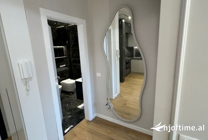 Shtepi ne shitje Apartament ne Tirane, 1+1, Mobilimi E mobiluar, Pagesa 160,000  Euro.