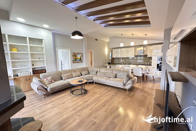 Casa in affitto 4+1 a Tirana - 100,000 Leke