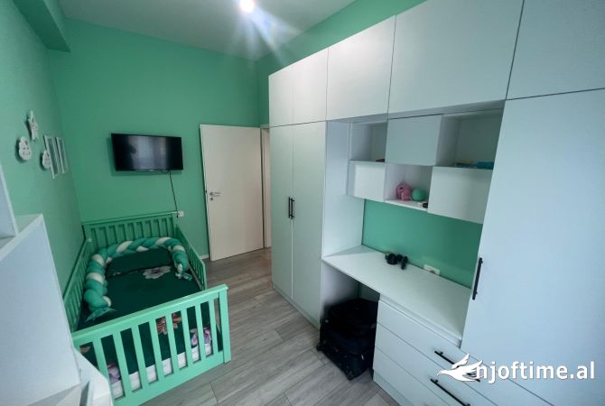 Shtepi ne shitje Apartament ne Tirane, 2+1, Mobilimi E mobiluar, Pagesa 140,000  Euro.