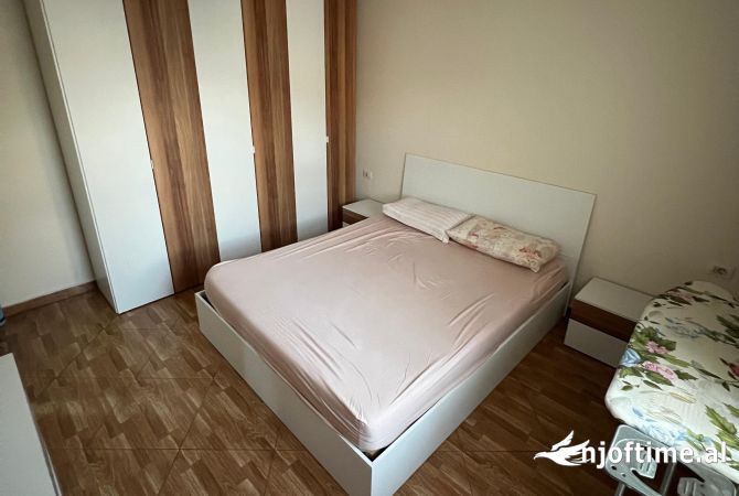 Shtepi me qera Apartament ne Tirane, 1+1, Mobilimi E mobiluar, Pagesa 490  Euro.