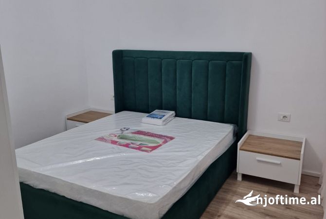 Shtepi me qera Apartament ne Tirane, 1+1, Mobilimi E mobiluar, Pagesa 550  Euro.
