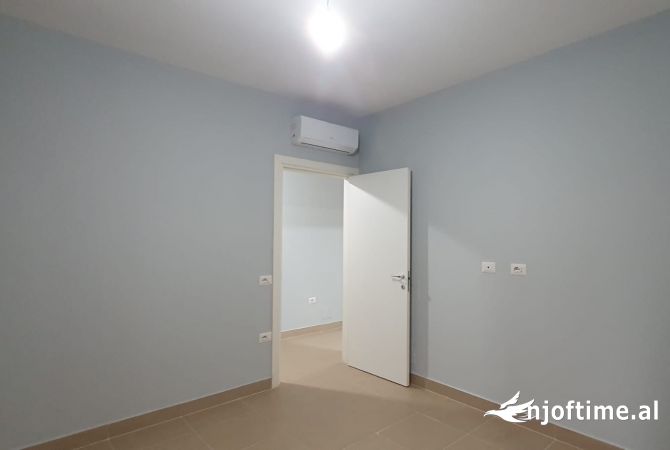 Shtepi me qera Apartament ne Tirane, 1+1, Mobilimi Bosh, pa mobiluar, Pagesa 550  Euro.