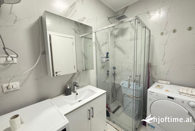 Shtepi ne shitje Apartament ne Tirane, 2+1, Mobilimi E mobiluar, Pagesa 143,000  Euro.